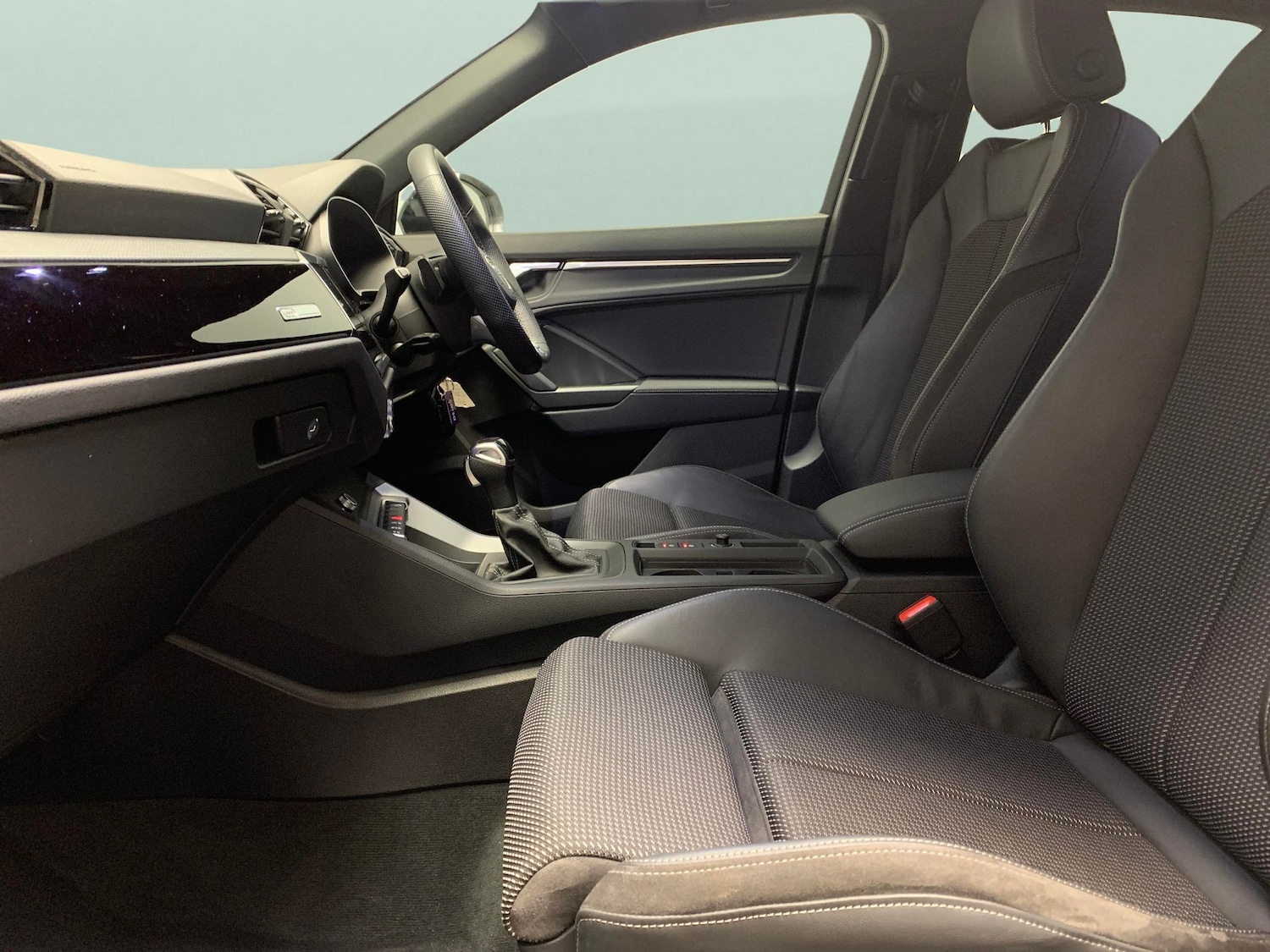 Used Audi Q3 2023 for sale - 77392476: Photo 4