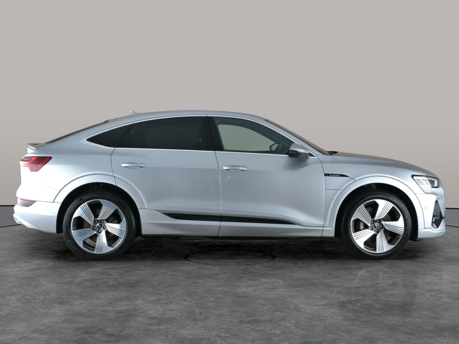 Used Audi e-tron 2022 for sale - 77614941: Photo 9