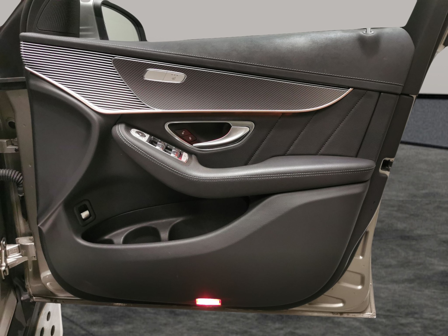 Used Mercedes-Benz EQC 2022 for sale - 76382936: Photo 37