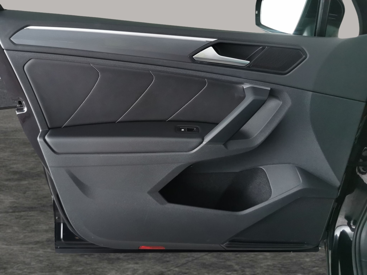 Used Volkswagen Tiguan 2020 for sale - 76452596: Photo 40