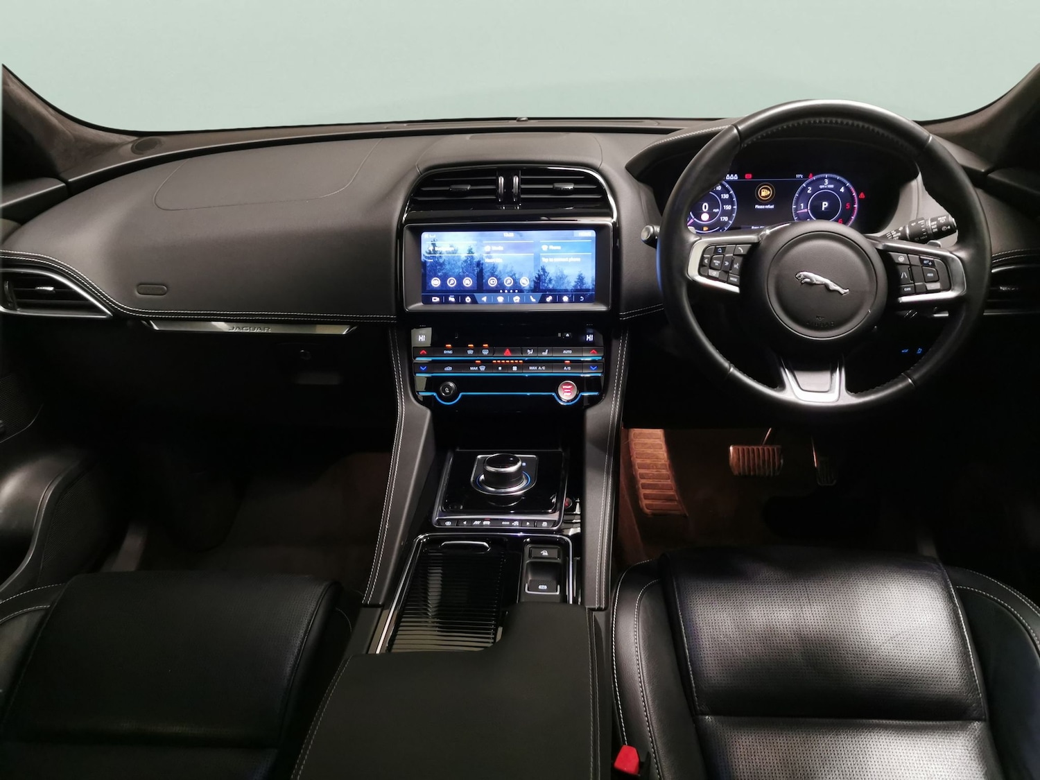 Used Jaguar F-Pace 2020 for sale - 77942576: Photo 8