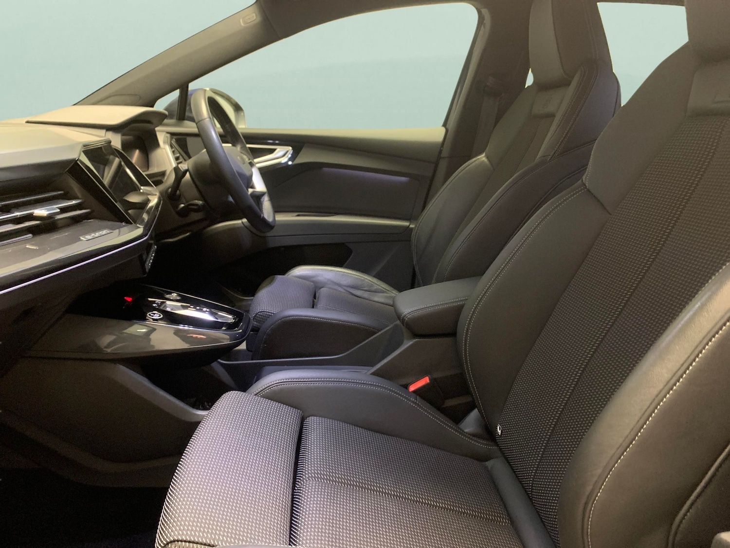 Used Audi Q4 e-tron 2023 for sale - 77676084: Photo 4