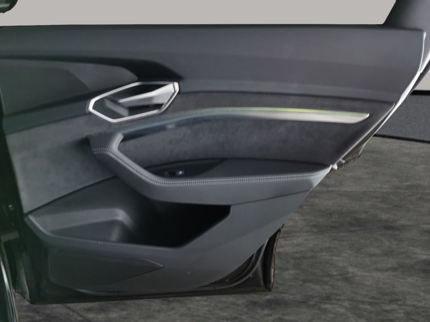 Used Audi e-tron 2023 for sale - 77340141: Photo 35