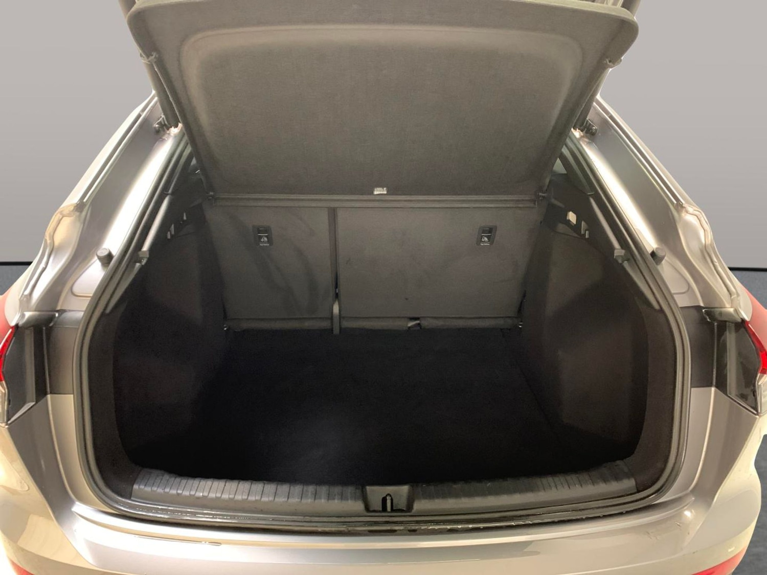 Used Audi Q4 e-tron 2021 for sale - 76847586: Photo 32