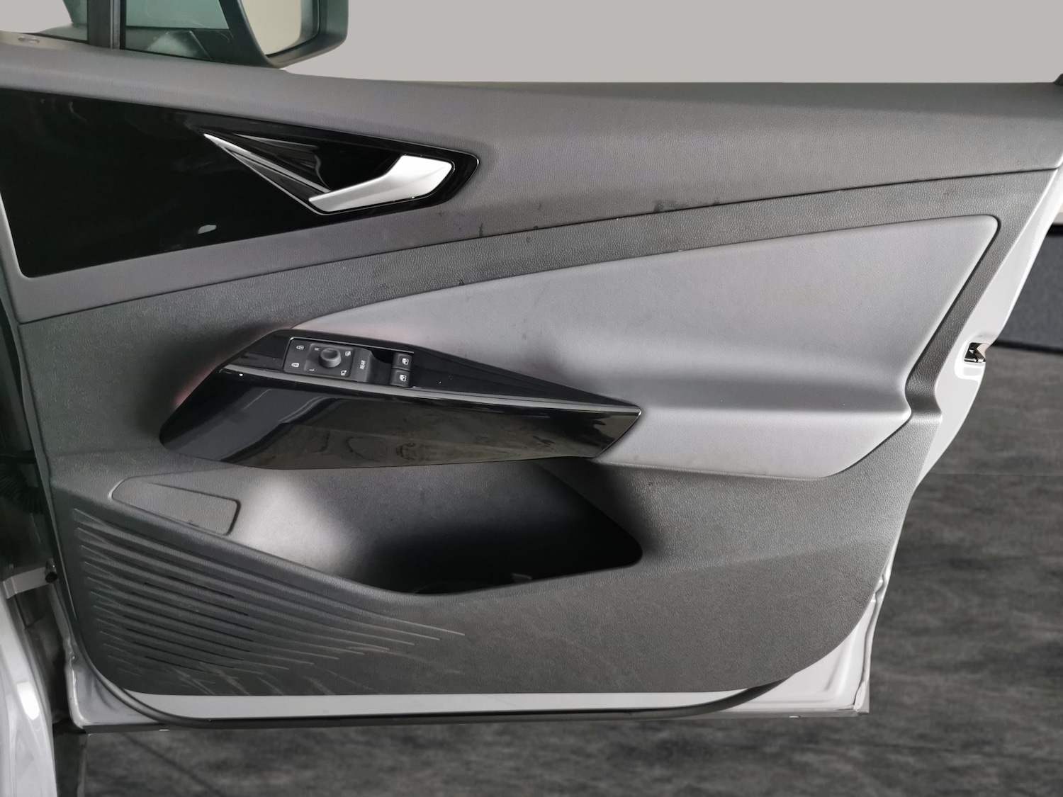 Used Volkswagen ID.4 2023 for sale - 76967109: Photo 33