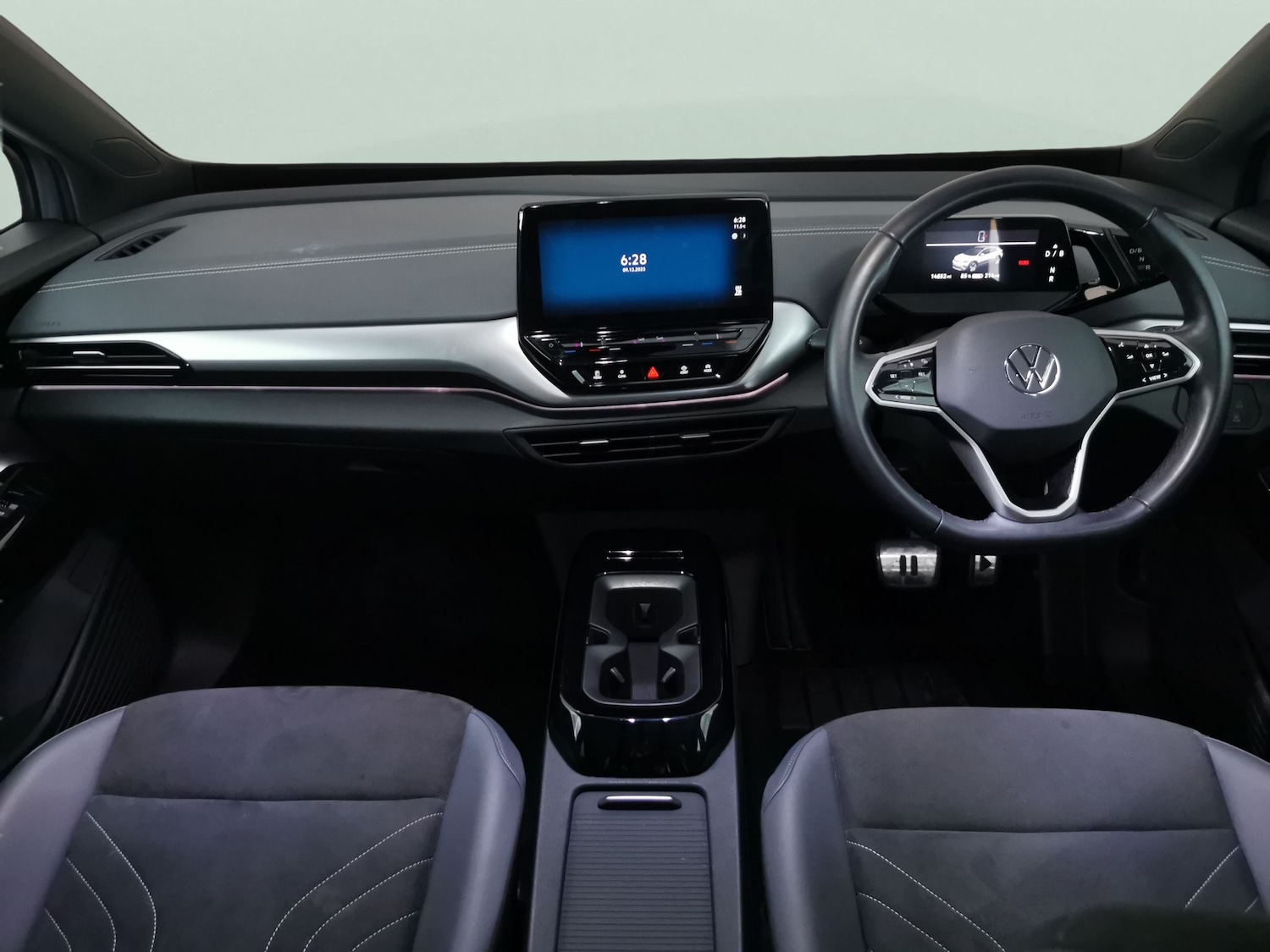 Used Volkswagen ID.4 2023 for sale - 76967109: Photo 8