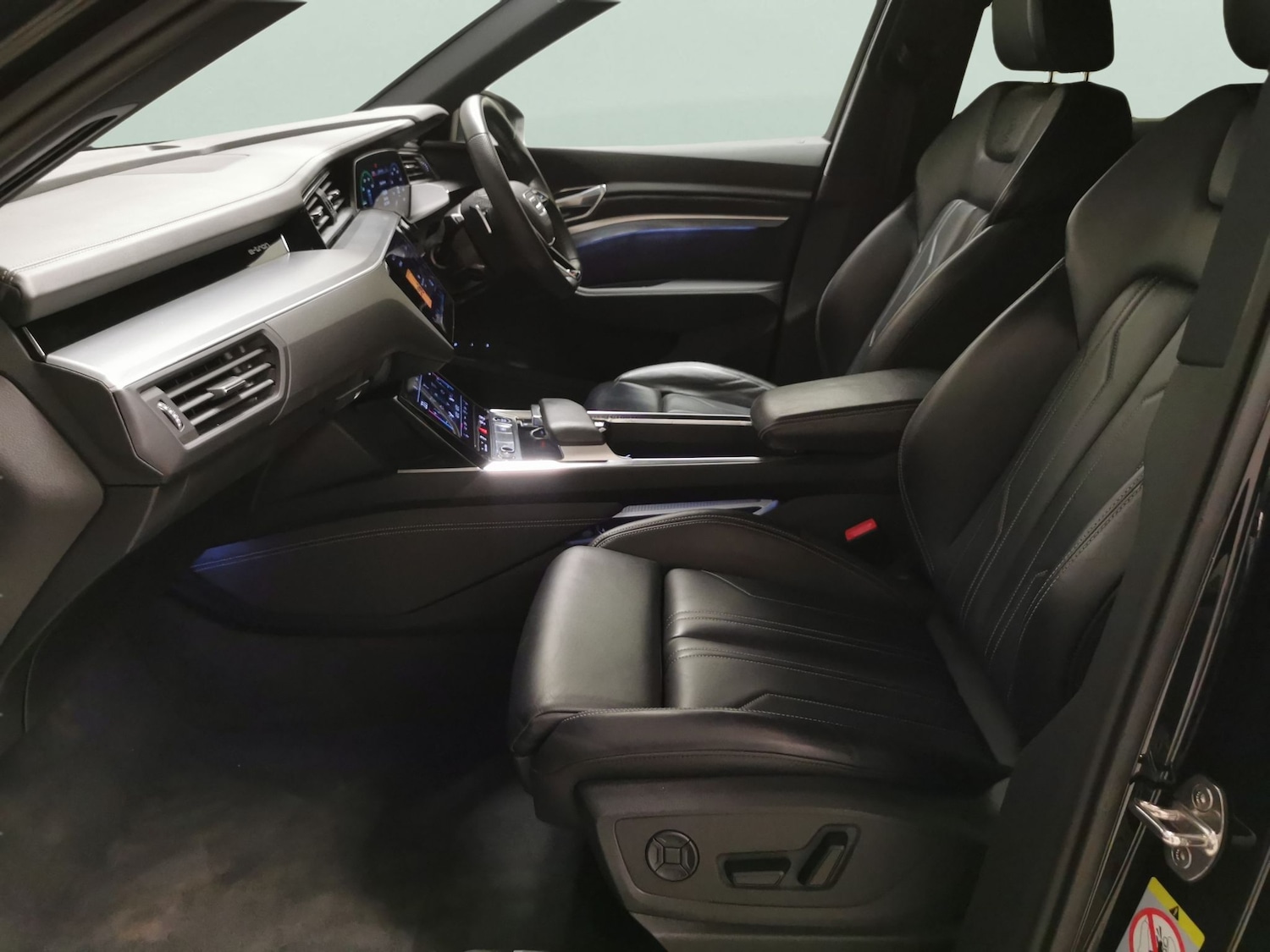 Used Audi e-tron 2022 for sale - 78159732: Photo 4