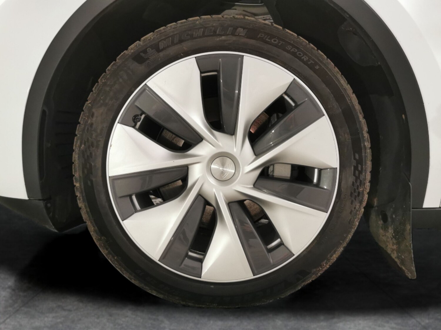 Used Tesla Model Y 2023 for sale - 77942624: Photo 23