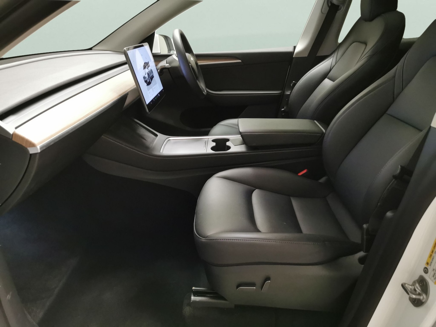 Used Tesla Model Y 2023 for sale - 77942624: Photo 4