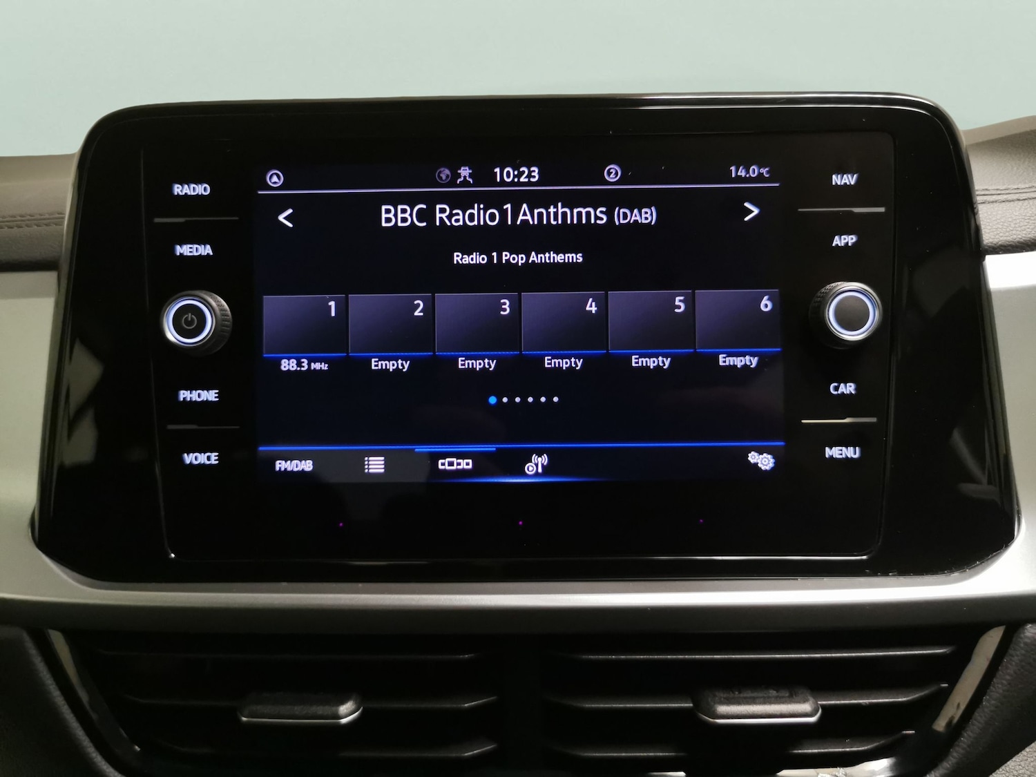 Used Volkswagen T-Roc 2023 for sale - 76529051: Photo 6