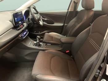 Used Hyundai i30 2023 for sale - 79749010: Photo