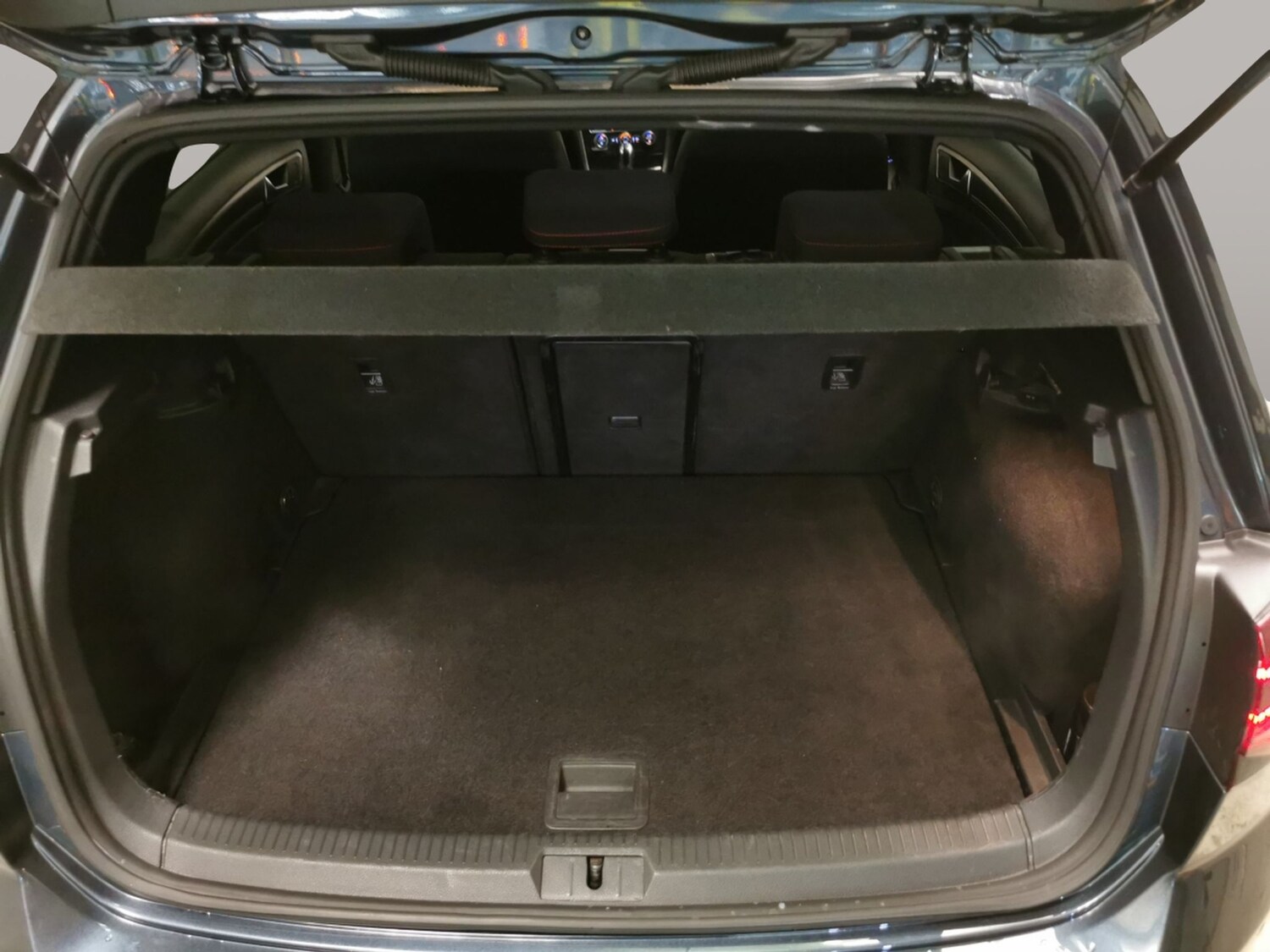 Used Volkswagen Golf 2018 for sale - 78051880: Photo 32