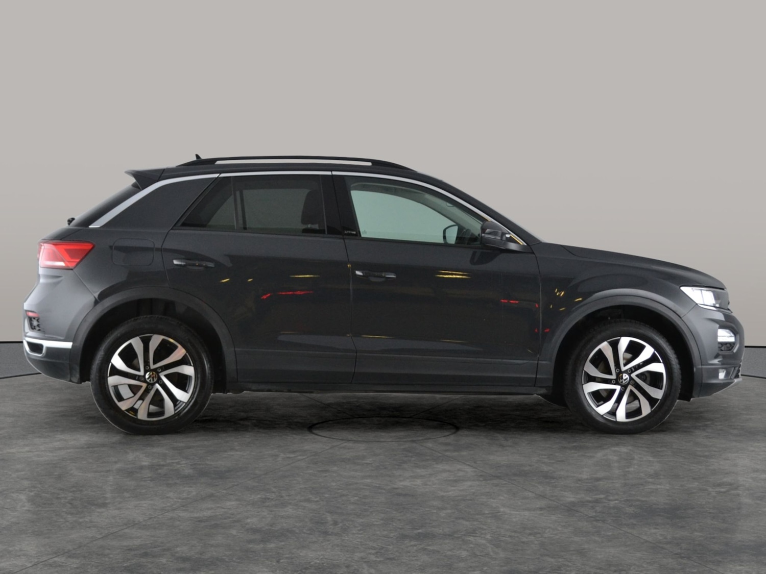 Used Volkswagen T-Roc 2021 for sale - 76612312: Photo 10