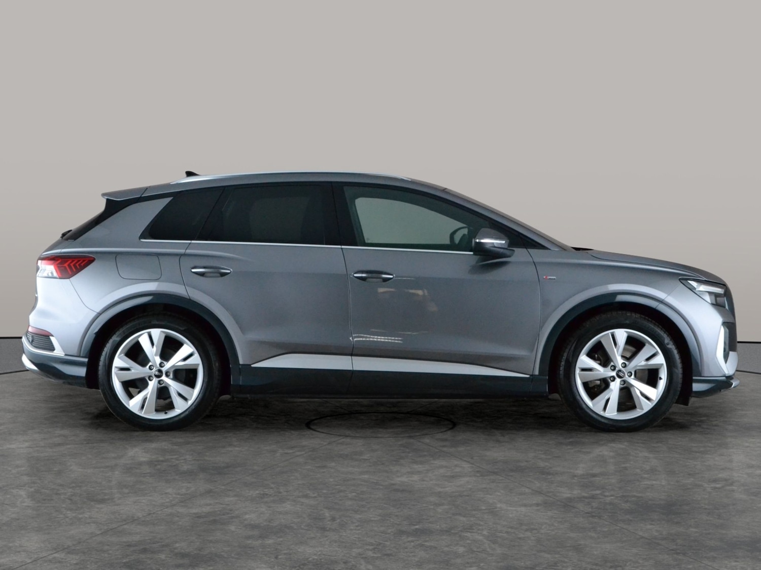 Used Audi Q4 e-tron 2023 for sale - 77951124: Photo 8