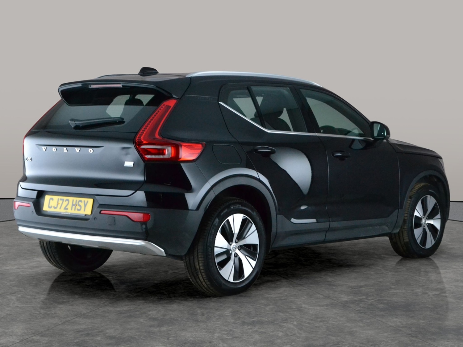 Used Volvo XC40 2023 for sale - 77951132: Photo 10