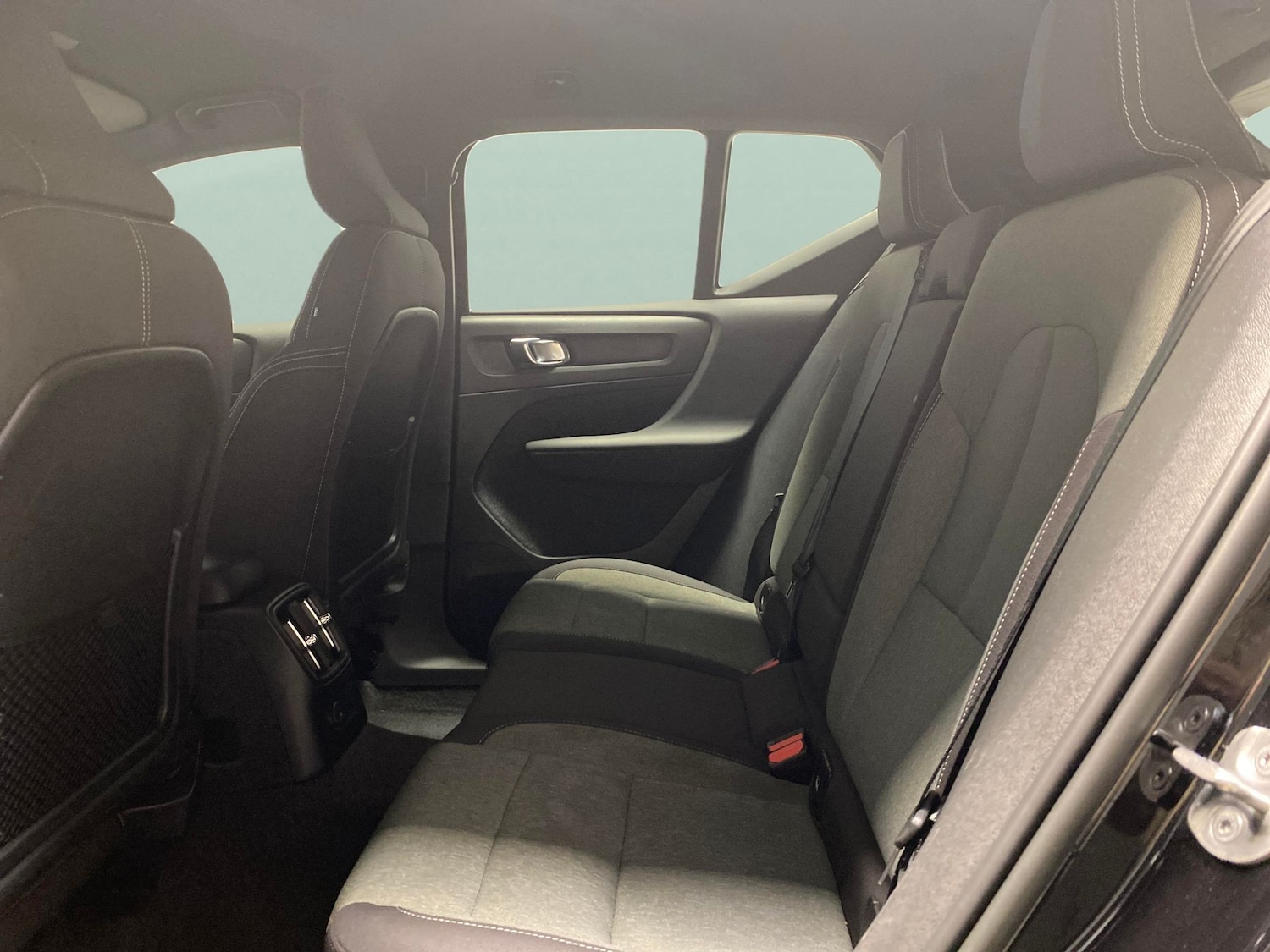 Used Volvo XC40 2023 for sale - 77951132: Photo 25