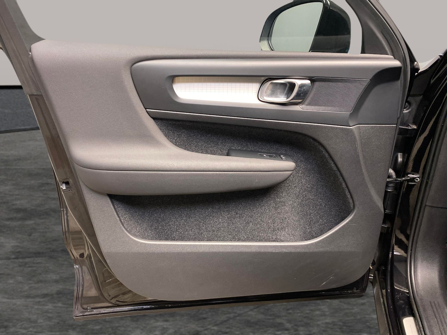 Used Volvo XC40 2023 for sale - 77951132: Photo 26