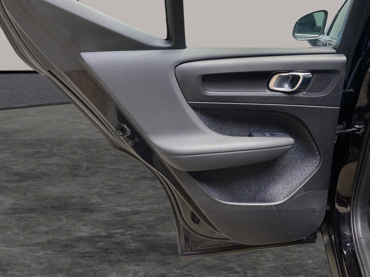 Used Volvo XC40 2023 for sale - 77951132: Photo 27