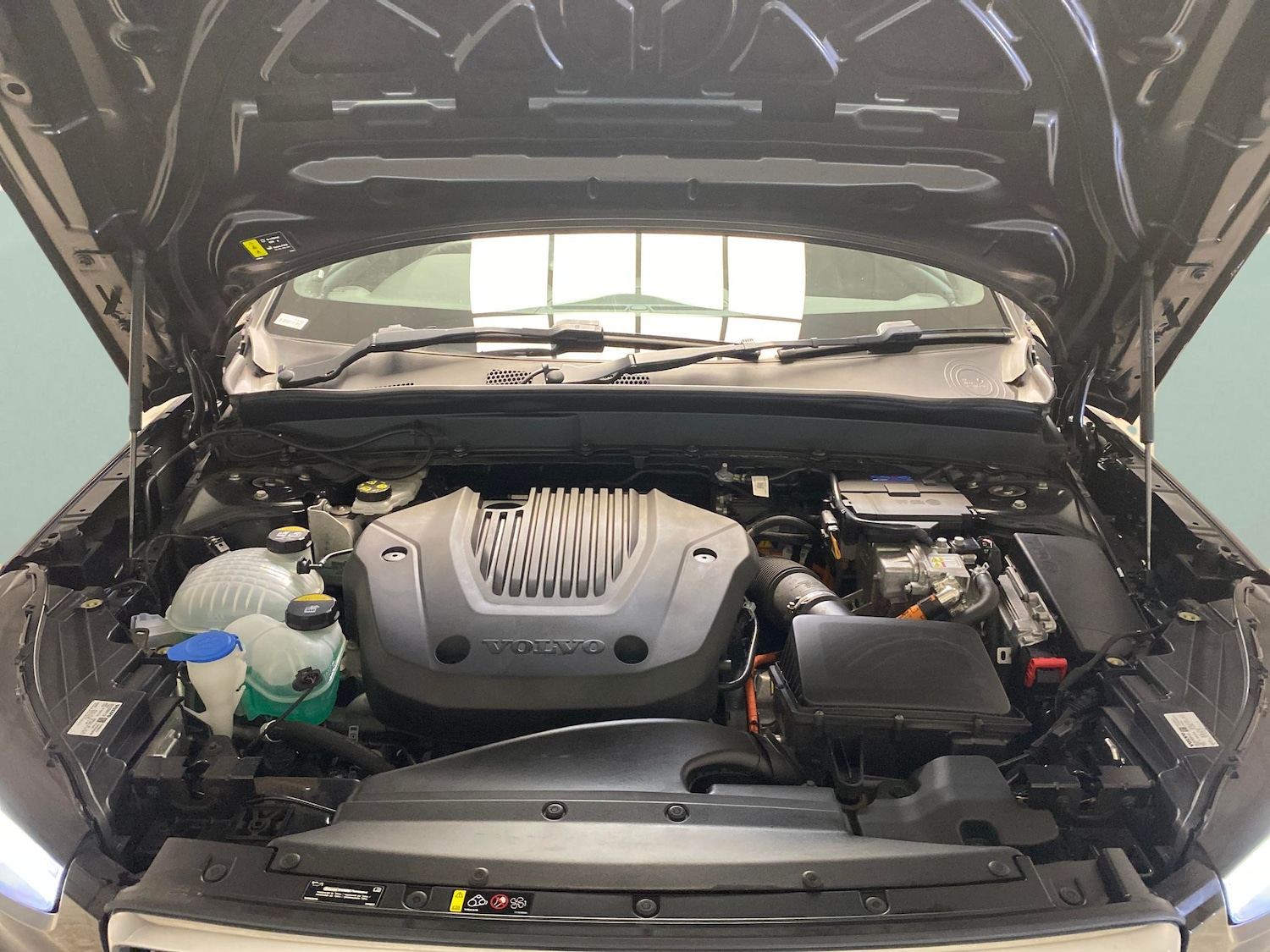 Used Volvo XC40 2023 for sale - 77951132: Photo 32