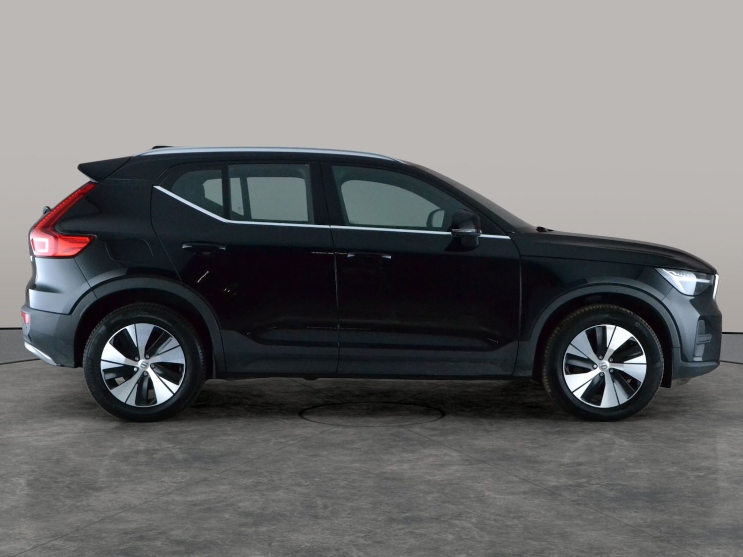 Used Volvo XC40 2023 for sale - 77951132: Photo 9