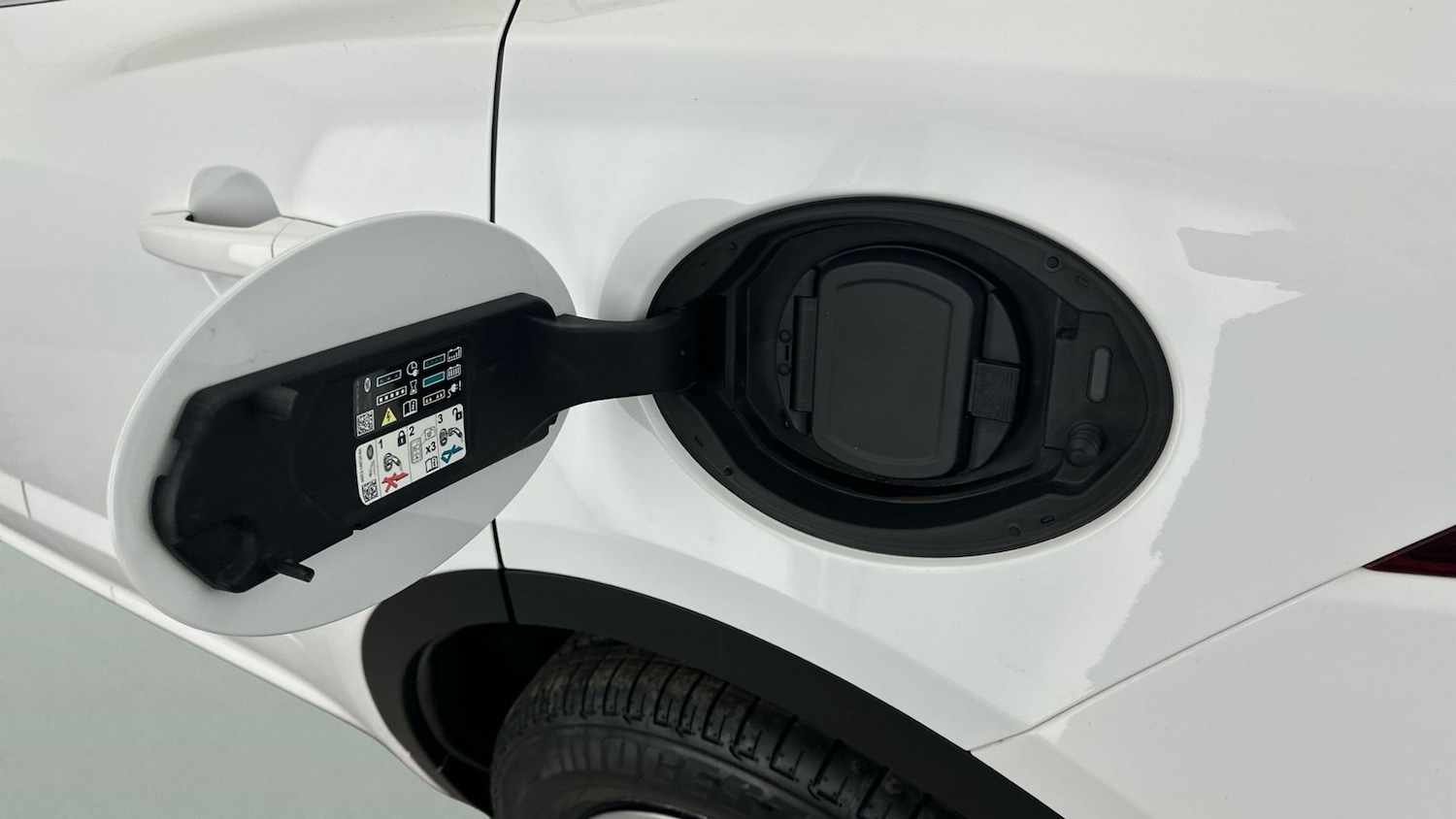 Used Jaguar E-Pace 2021 for sale - 77316192: Photo 12