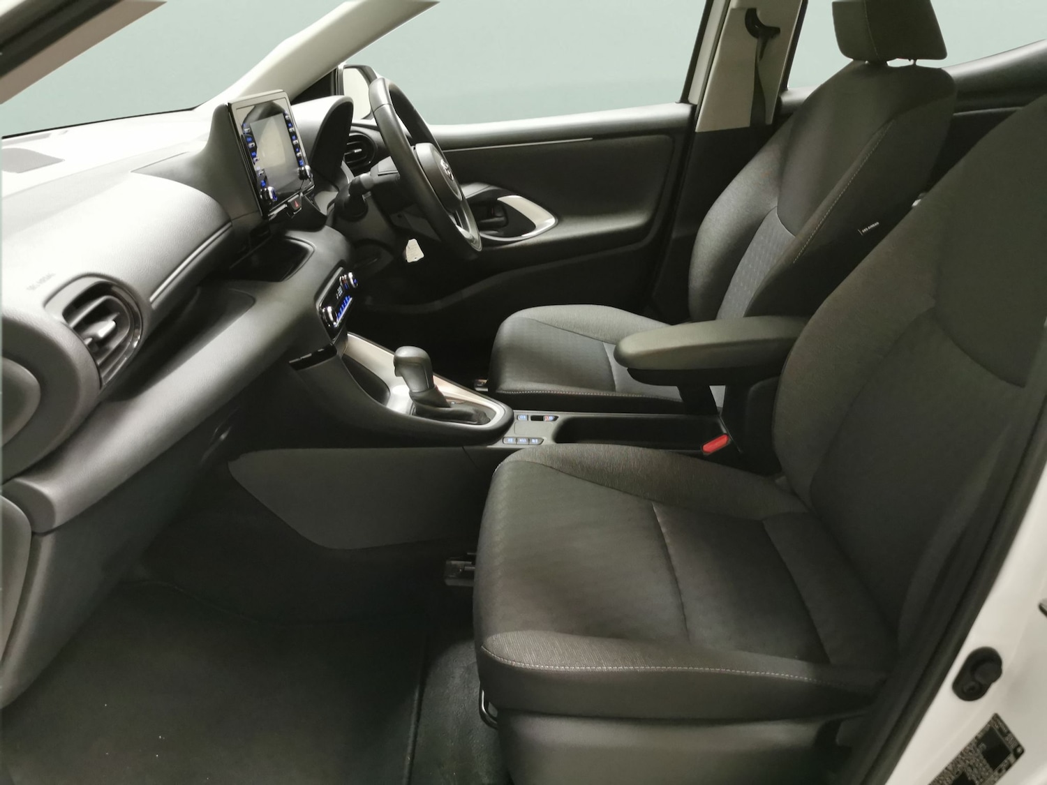 Used Toyota Yaris 2022 for sale - 77286060: Photo 4