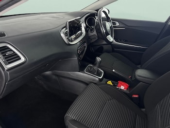 Used Kia Ceed 2024 for sale - 76736220: Photo