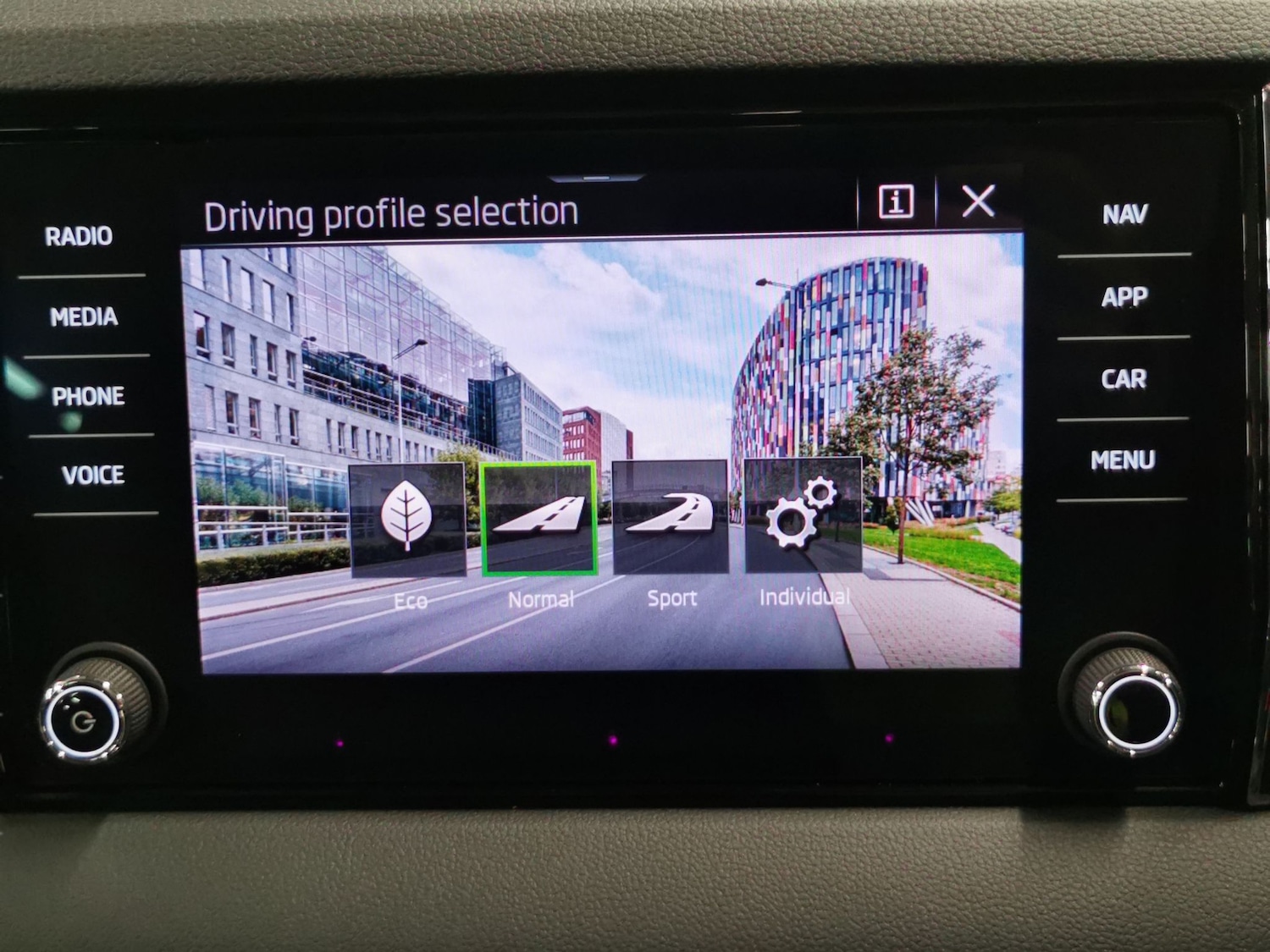 Used Skoda Karoq 2023 for sale - 76722543: Photo 18