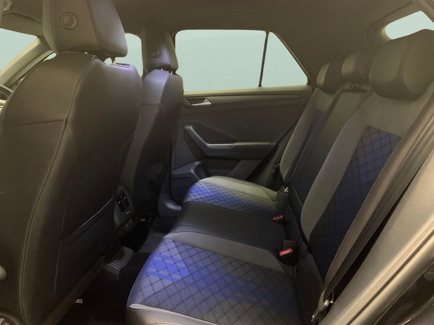 Used Volkswagen T-Roc for sale - 76492017: Photo 29