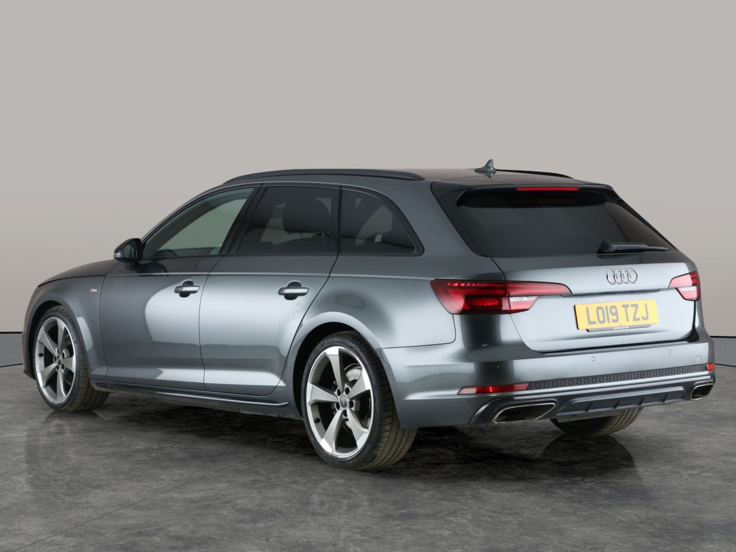 Used Audi A4 Avant 2019 for sale - 76494280: Photo 12