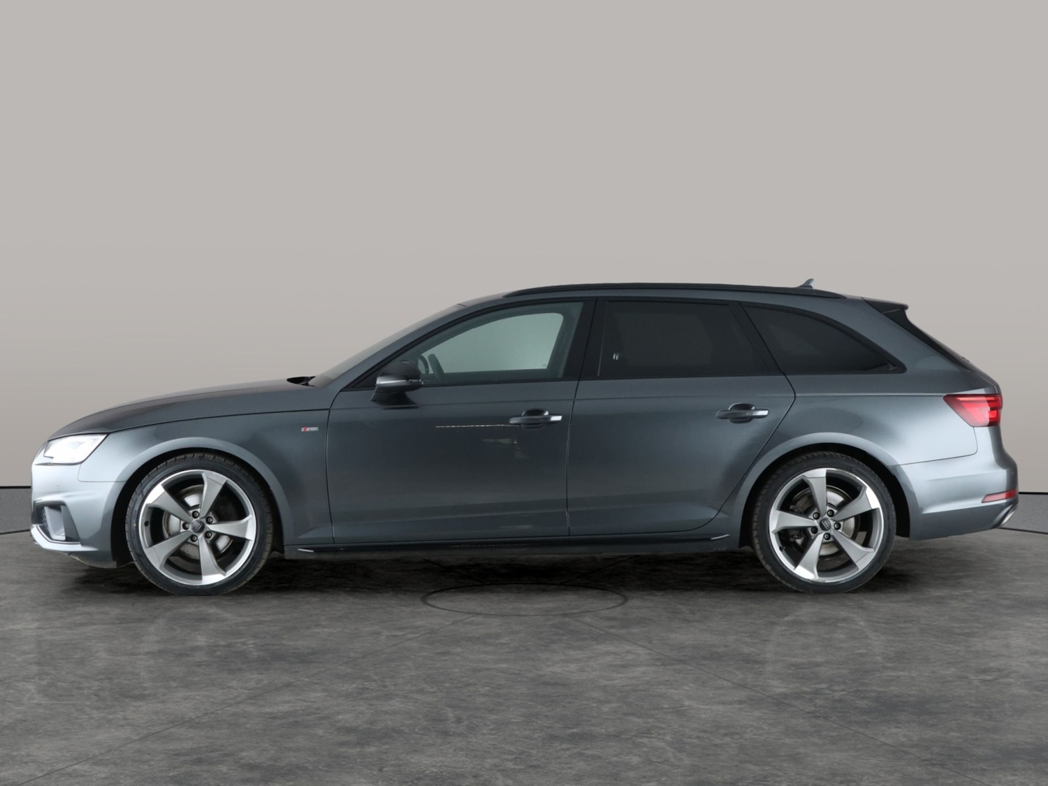 Used Audi A4 Avant 2019 for sale - 76494280: Photo 13