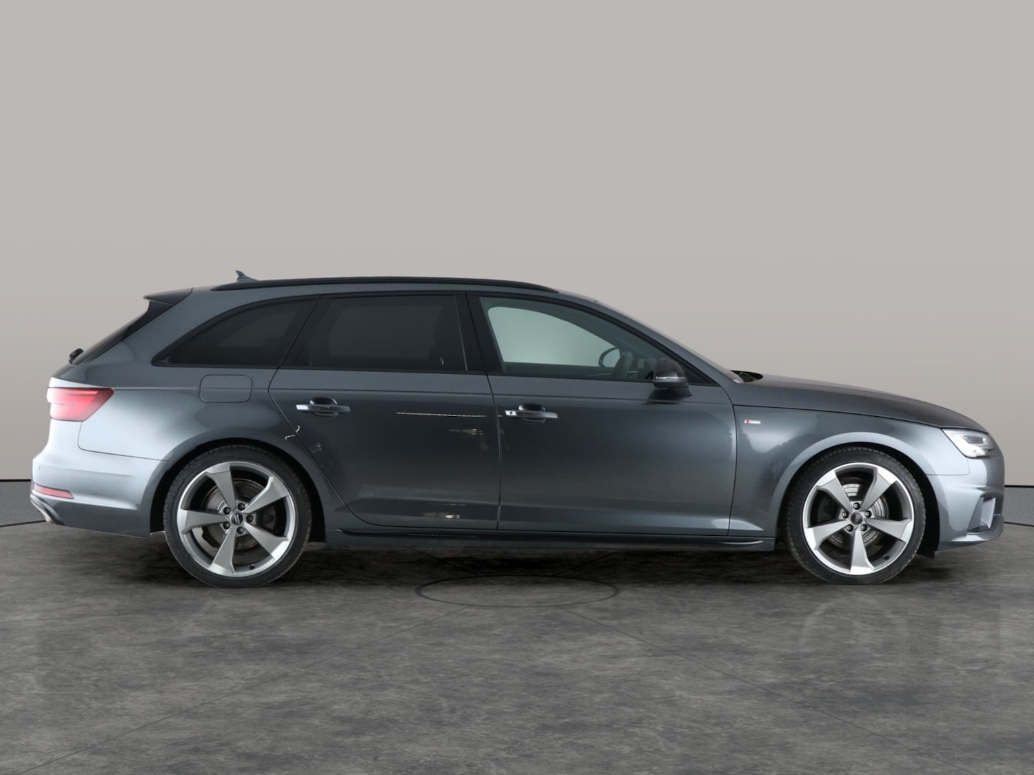 Used Audi A4 Avant 2019 for sale - 76494280: Photo 9