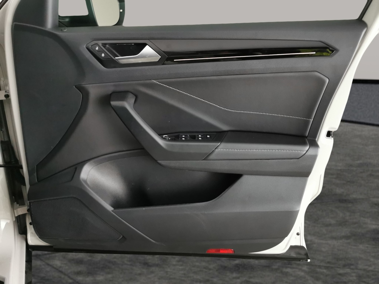 Used Volkswagen T-Roc 2025 for sale - 78199745: Photo 33