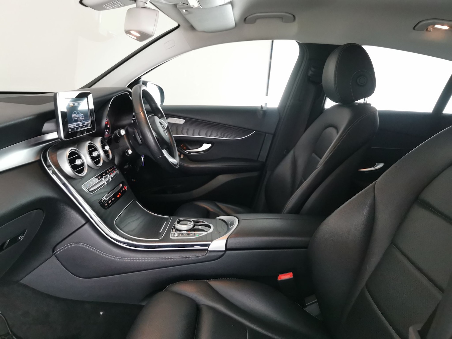 Used Mercedes-Benz GLC 2022 for sale - 77198700: Photo 4