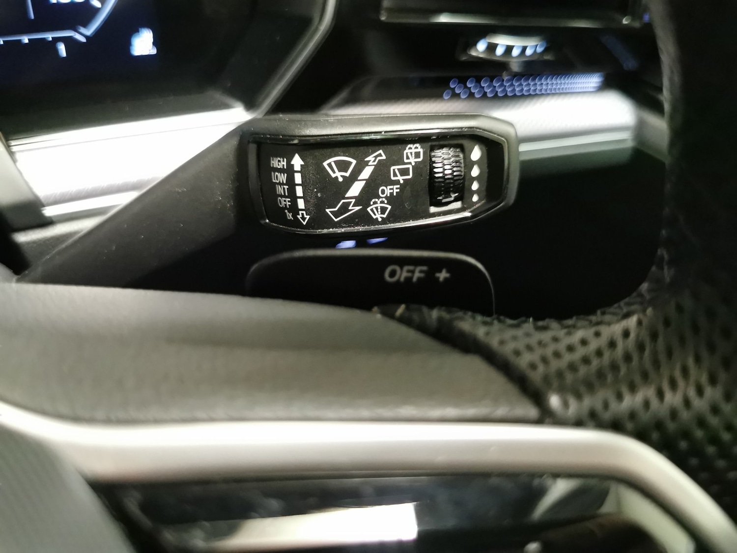 Used Volkswagen Touareg 2023 for sale - 76875393: Photo 22