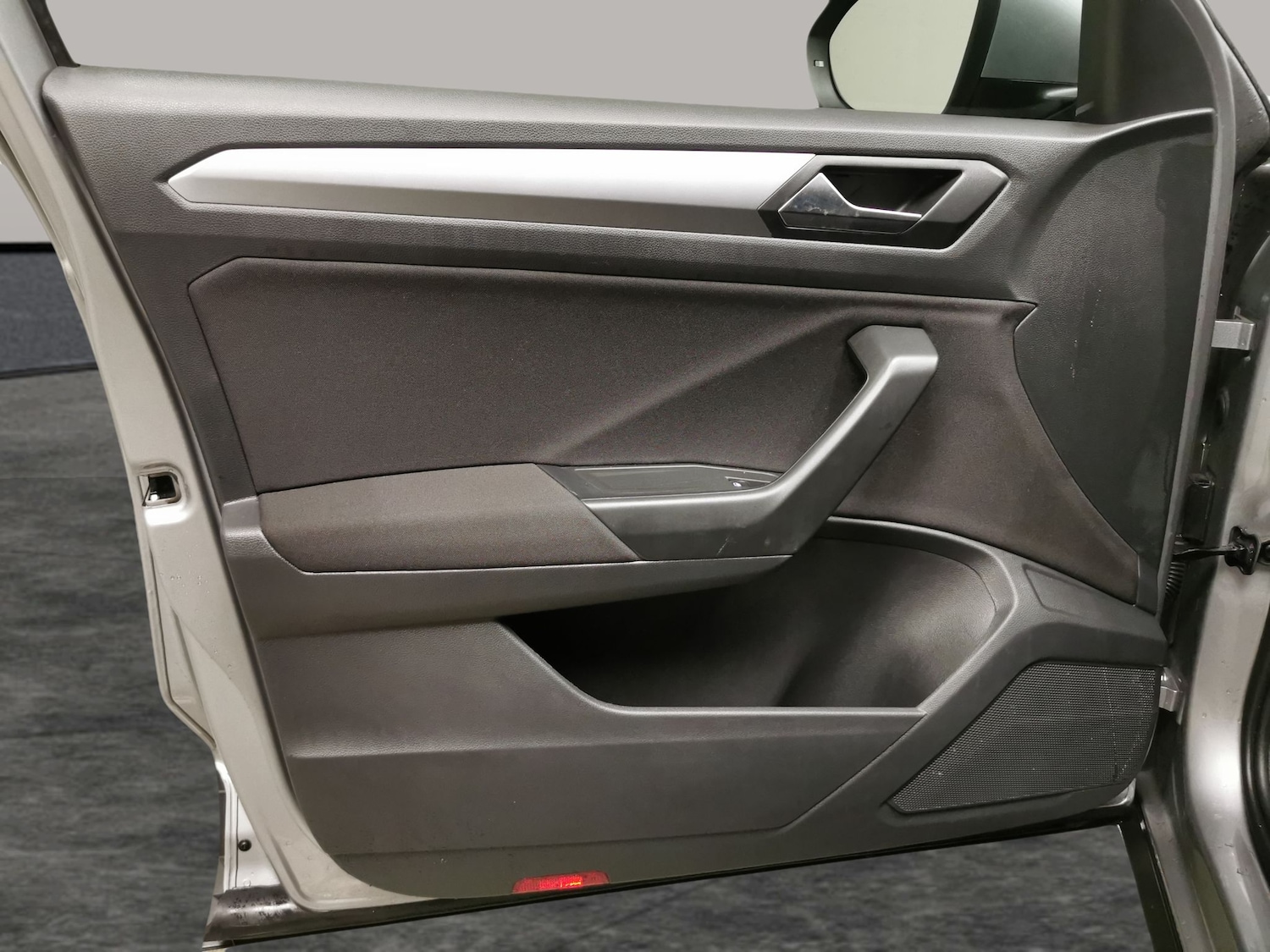 Used Volkswagen T-Roc 2023 for sale - 76928355: Photo 21