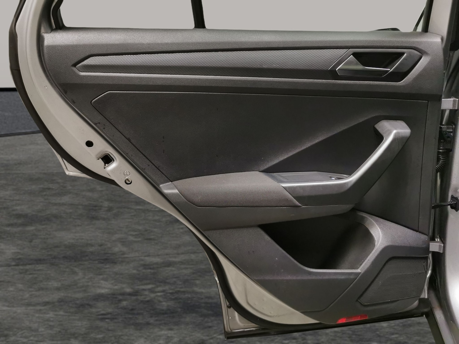 Used Volkswagen T-Roc 2023 for sale - 76928355: Photo 22