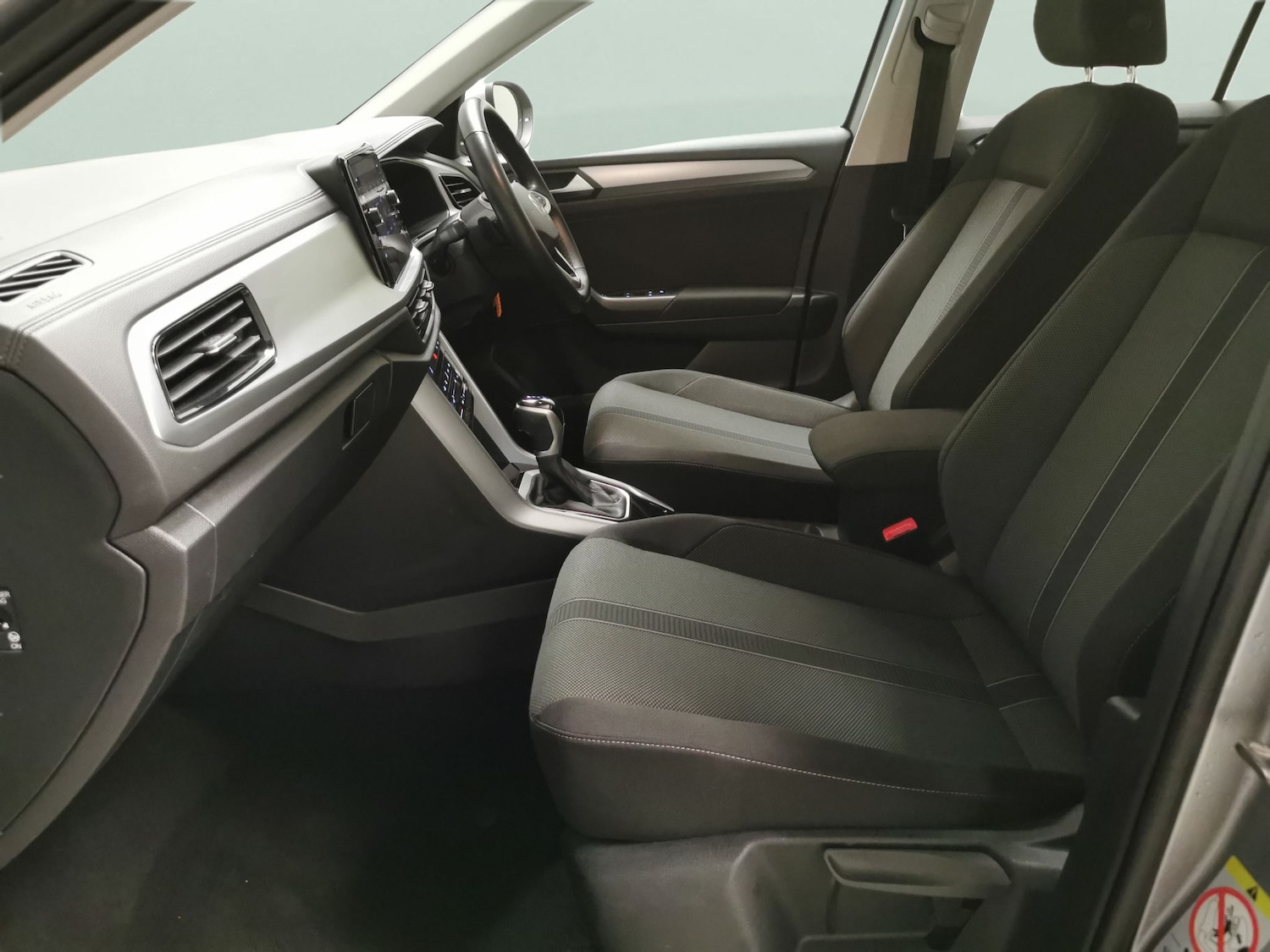 Used Volkswagen T-Roc 2023 for sale - 76928355: Photo 4