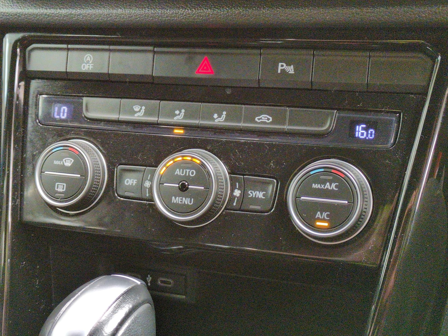 Used Volkswagen T-Roc 2021 for sale - 76271723: Photo 16