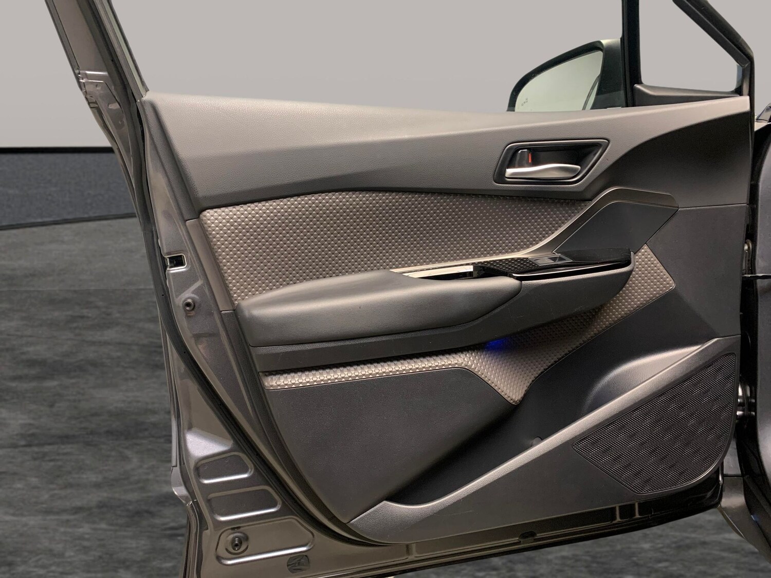 Used Toyota C-HR 2022 for sale - 77542941: Photo 24