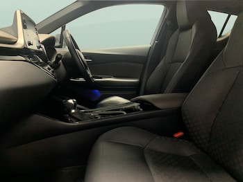 Used Toyota C-HR 2022 for sale - 77542941: Photo