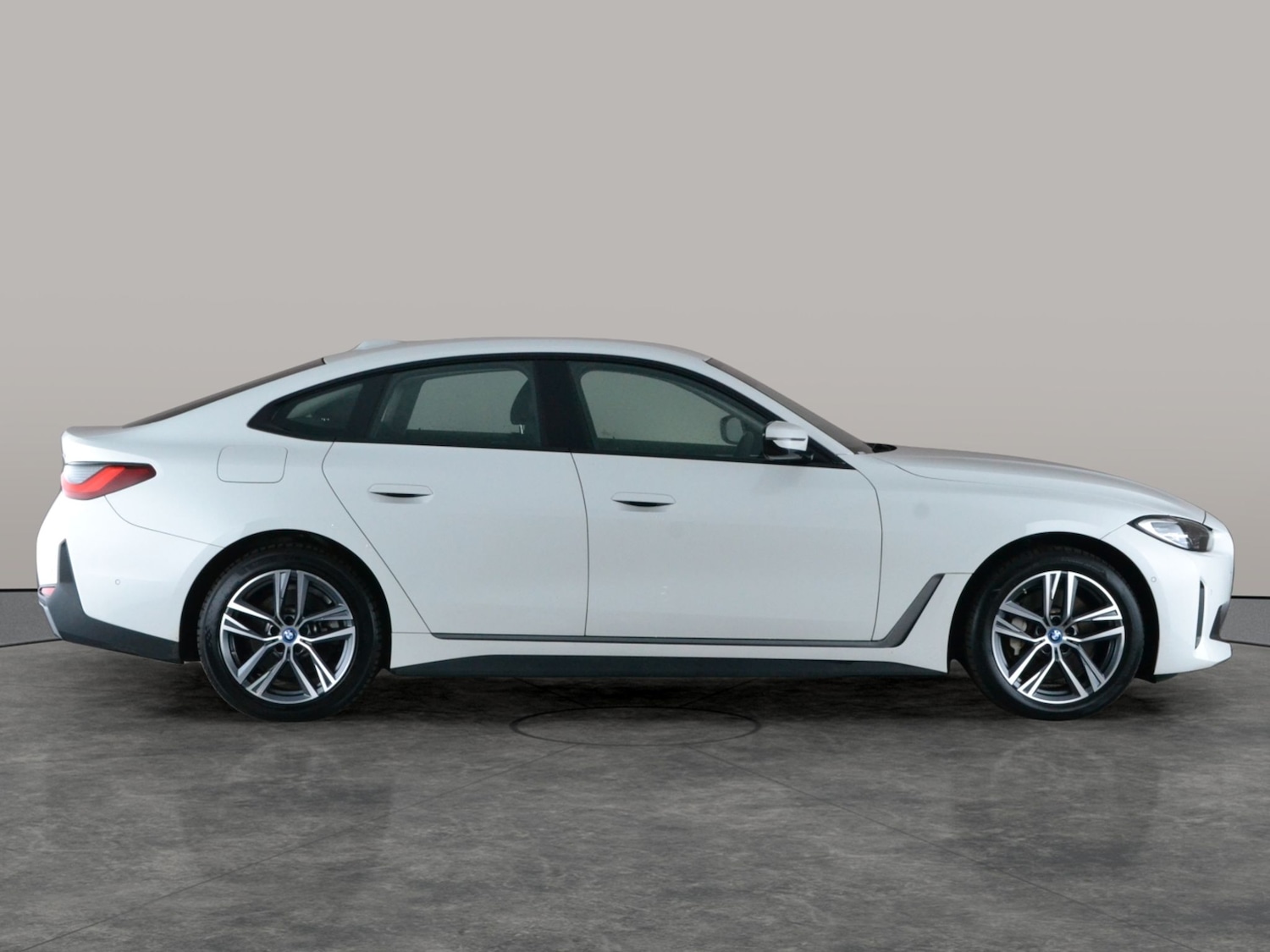 Used BMW i4 2022 for sale - 77627892: Photo 9