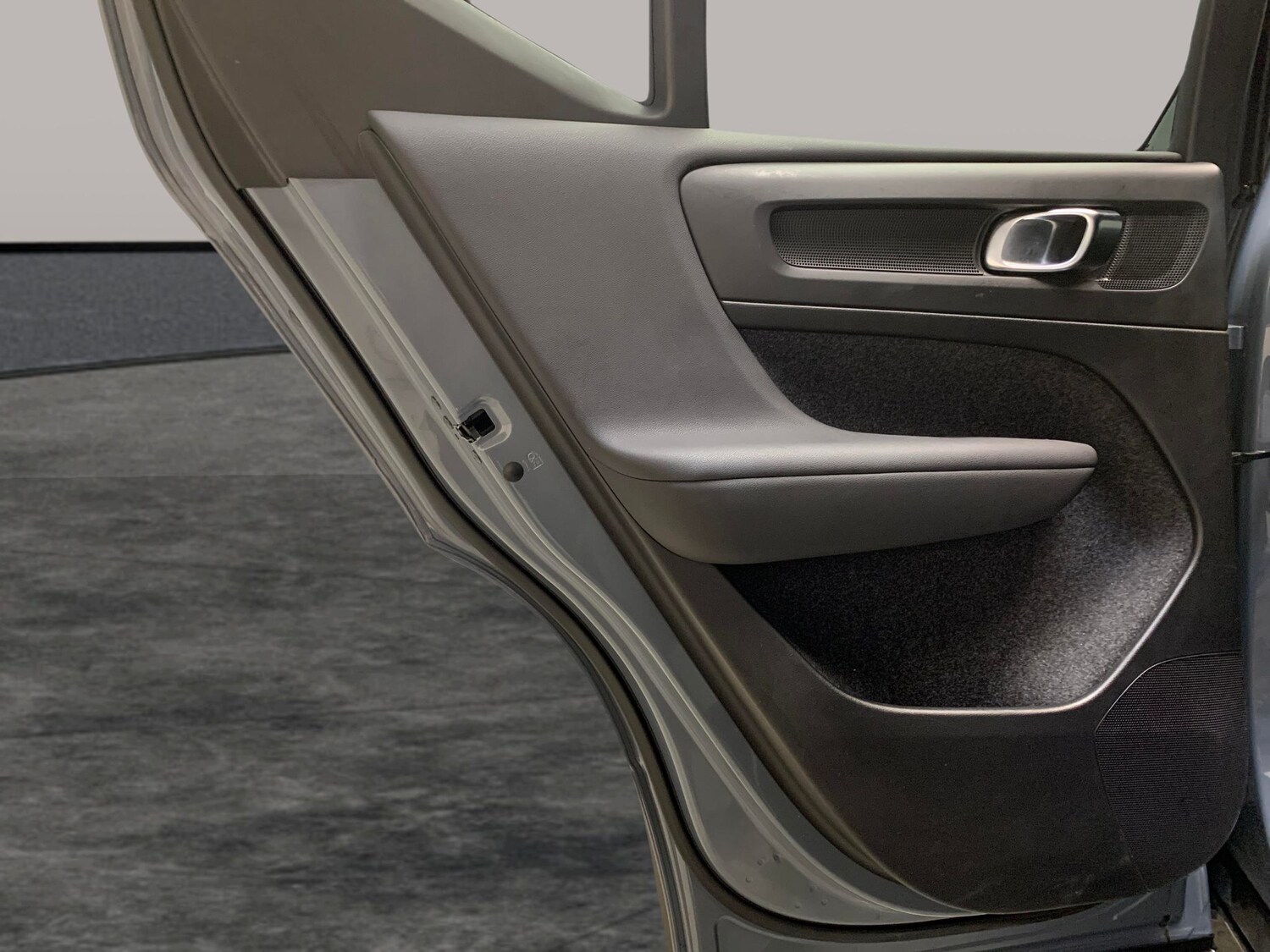 Used Volvo XC40 for sale - 77542883: Photo 28