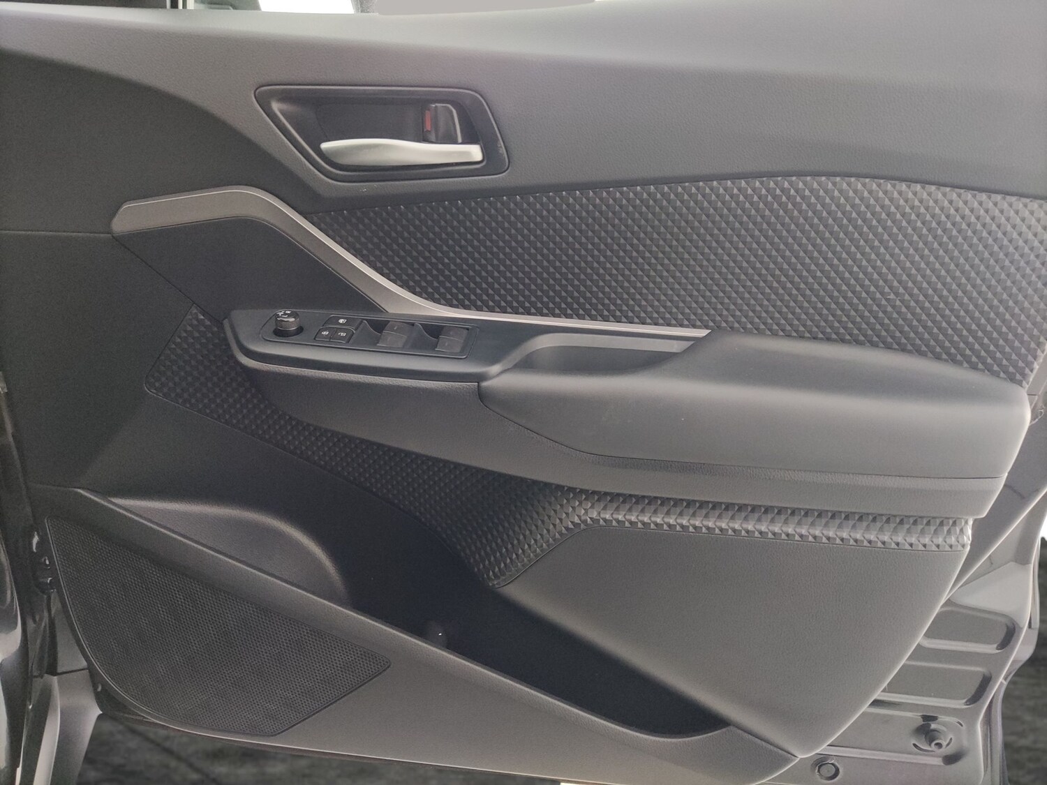 Used Toyota C-HR for sale - 77988685: Photo 27