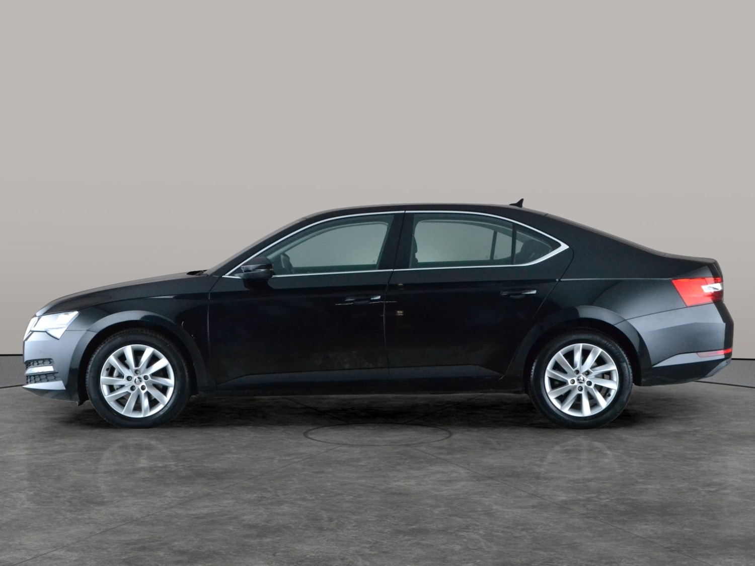 Used Skoda Superb 2023 for sale - 77746476: Photo 12