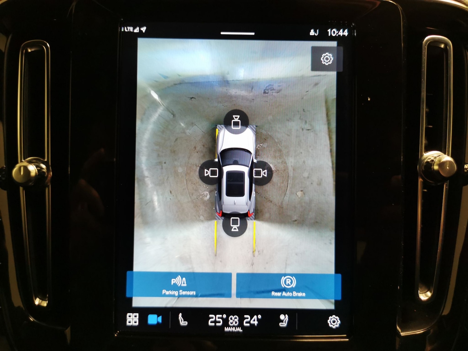 Used Volvo XC40 2023 for sale - 77127816: Photo 5