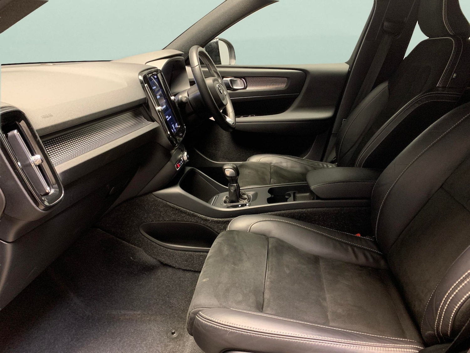 Used Volvo XC40 2021 for sale - 76978201: Photo 4