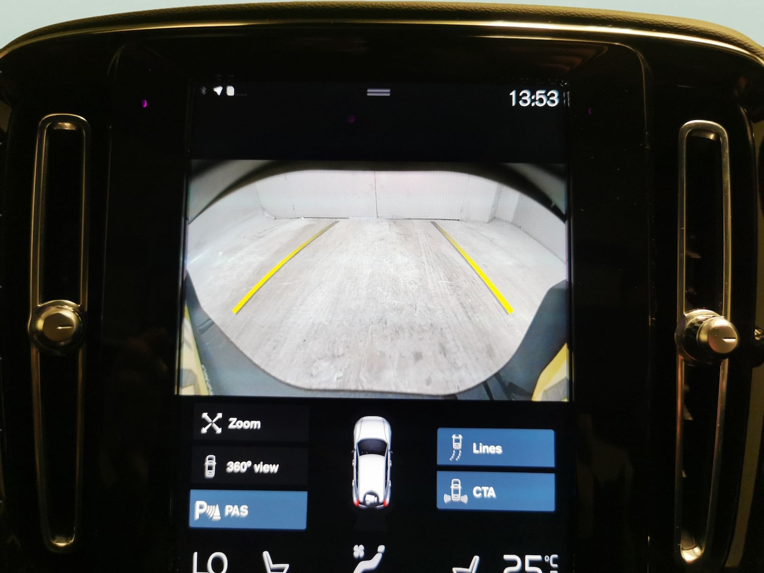 Used Volvo XC40 2022 for sale - 77975793: Photo 8