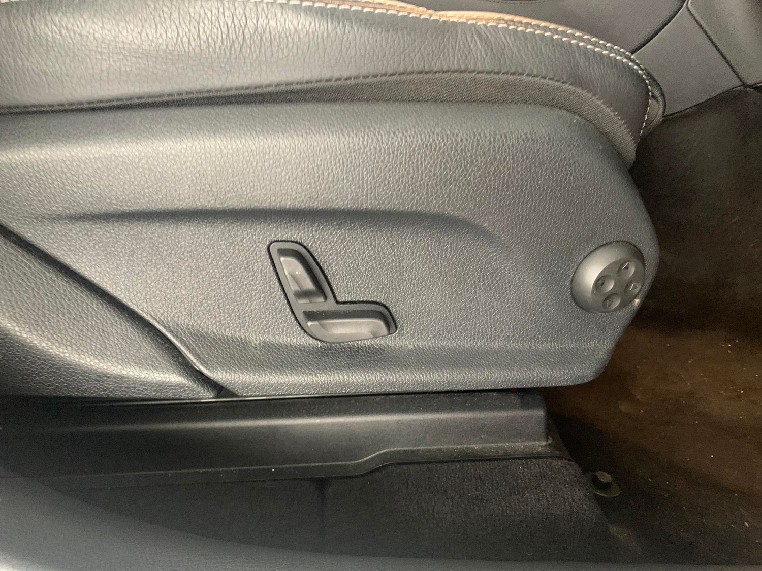 Used Mercedes-Benz EQC 2022 for sale - 76653044: Photo 26