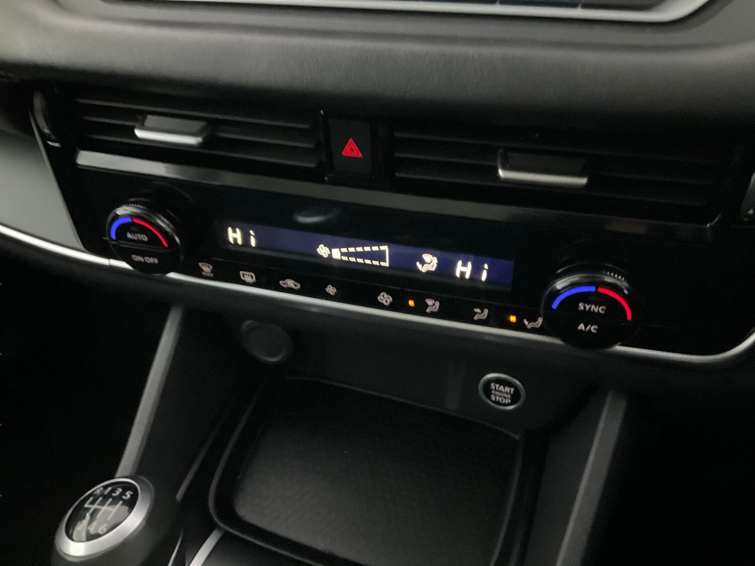 Used Nissan Qashqai for sale - 76999696: Photo 16